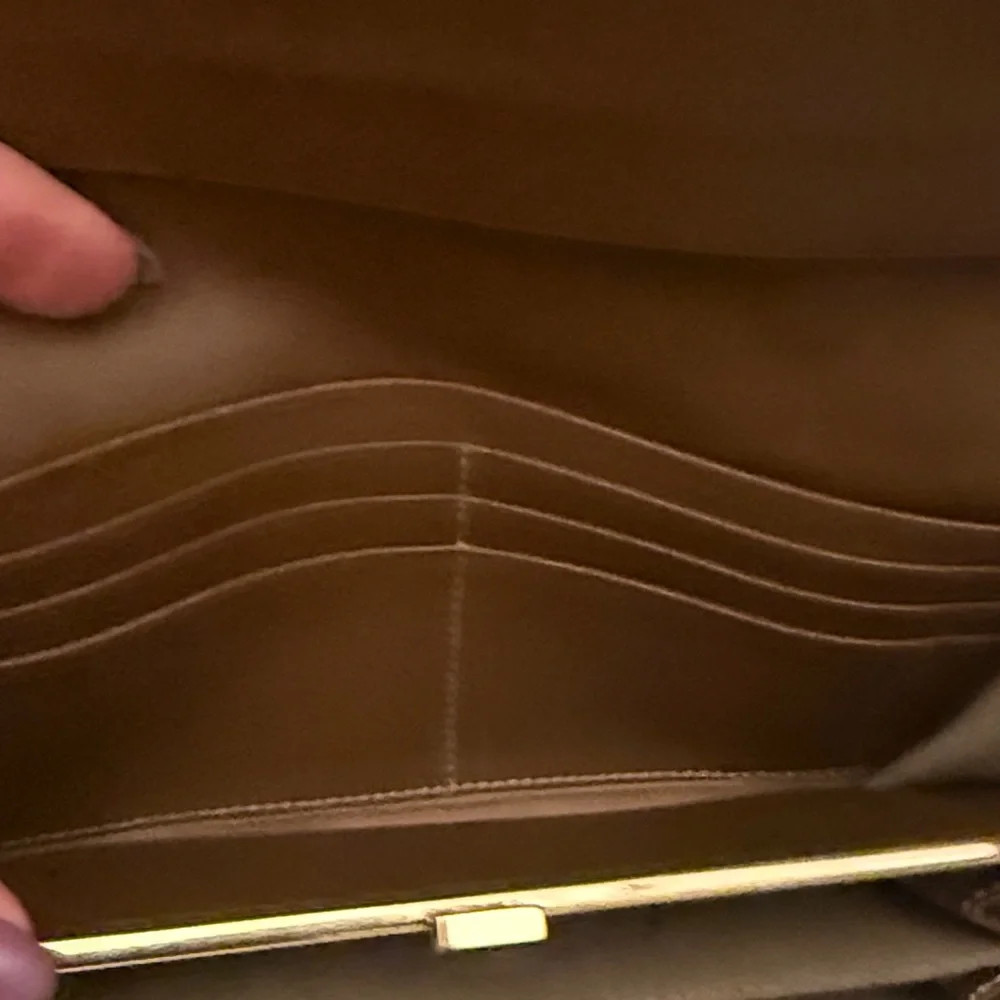 Fendi RARE Kisslock Zucca  Wallet EUC - Picture 11 of 15